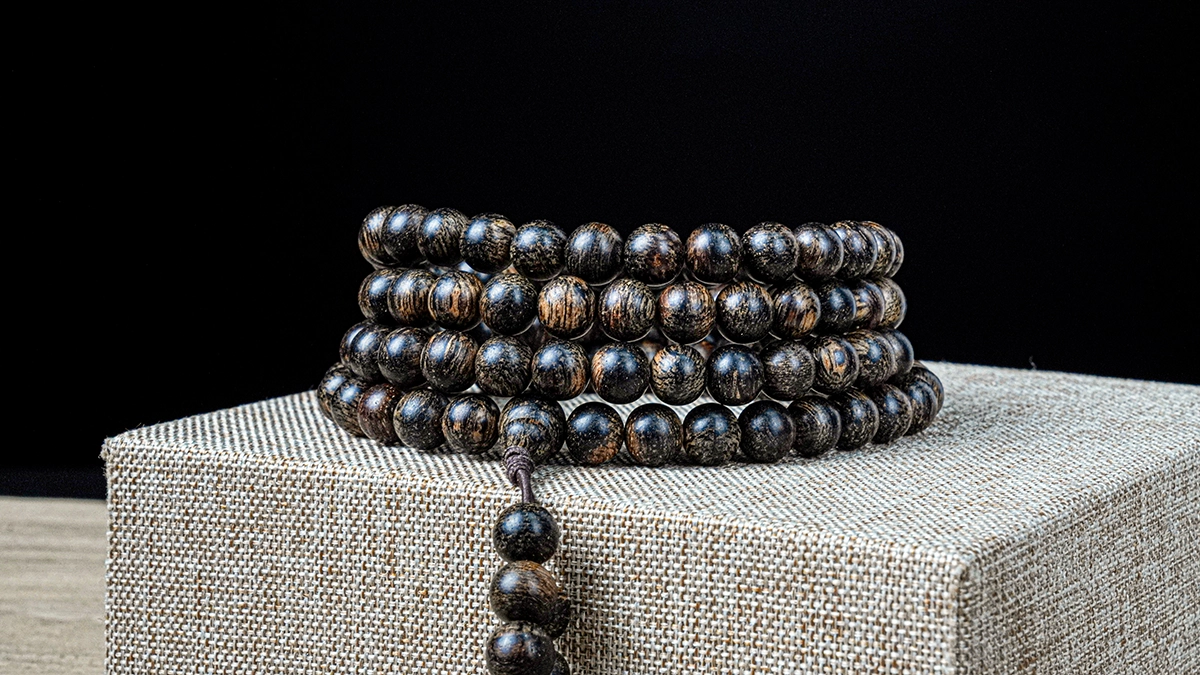 vòng trầm hương 108 hạt chìm nước ch55 (6)